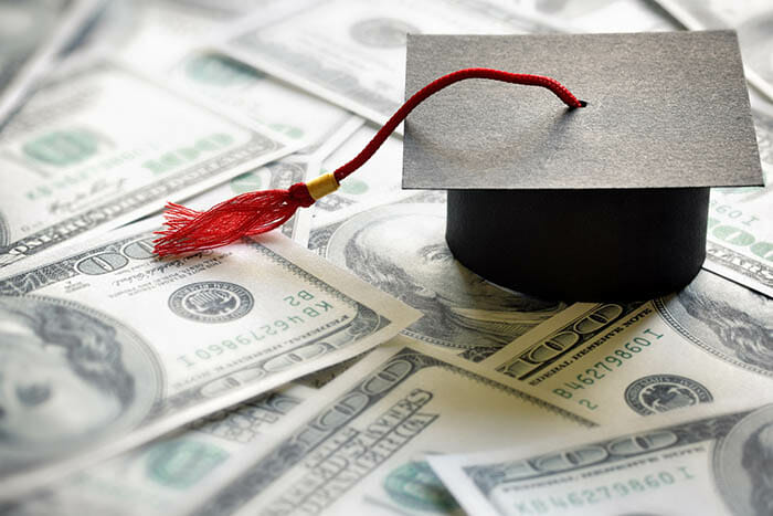 Online Courses v College Degree Comparison by iPhotography.com