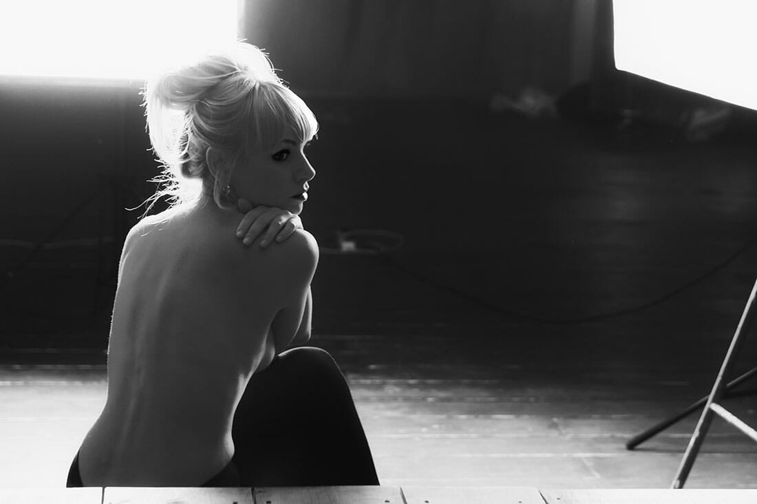 Glamour Photography Tutorial by iPhotography.com