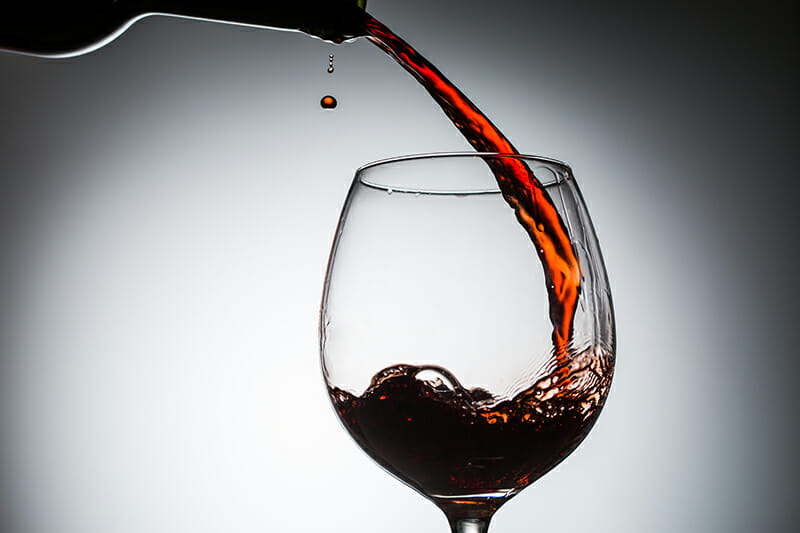 How to Photography Glassware by iPhotography.com and Clipping Path Studio