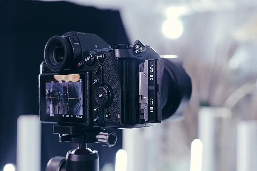 dual memory card camera slot